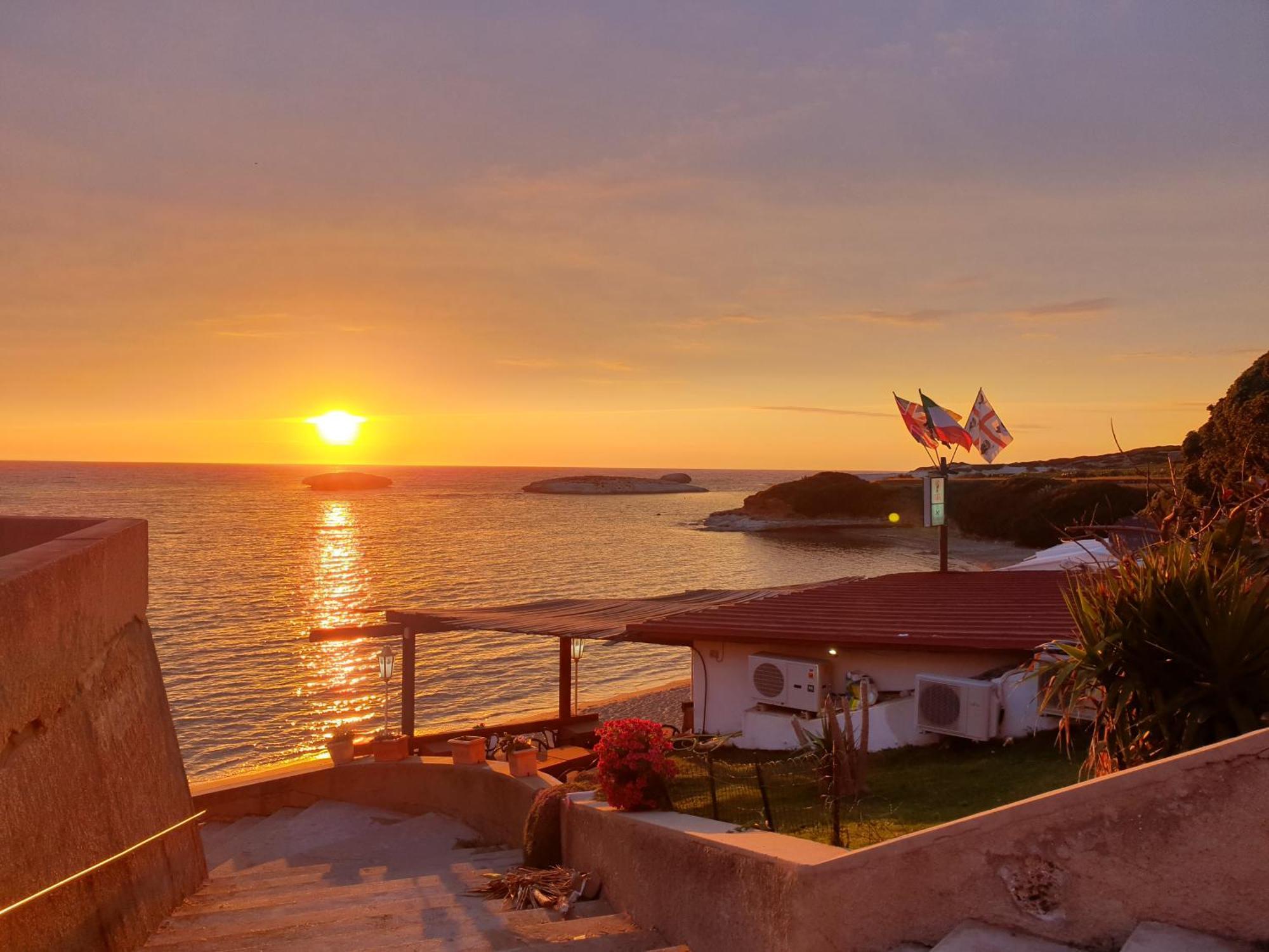 Mare Lughente Bed & Breakfast ซาร์คิตตู กูเญรี ภายนอก รูปภาพ