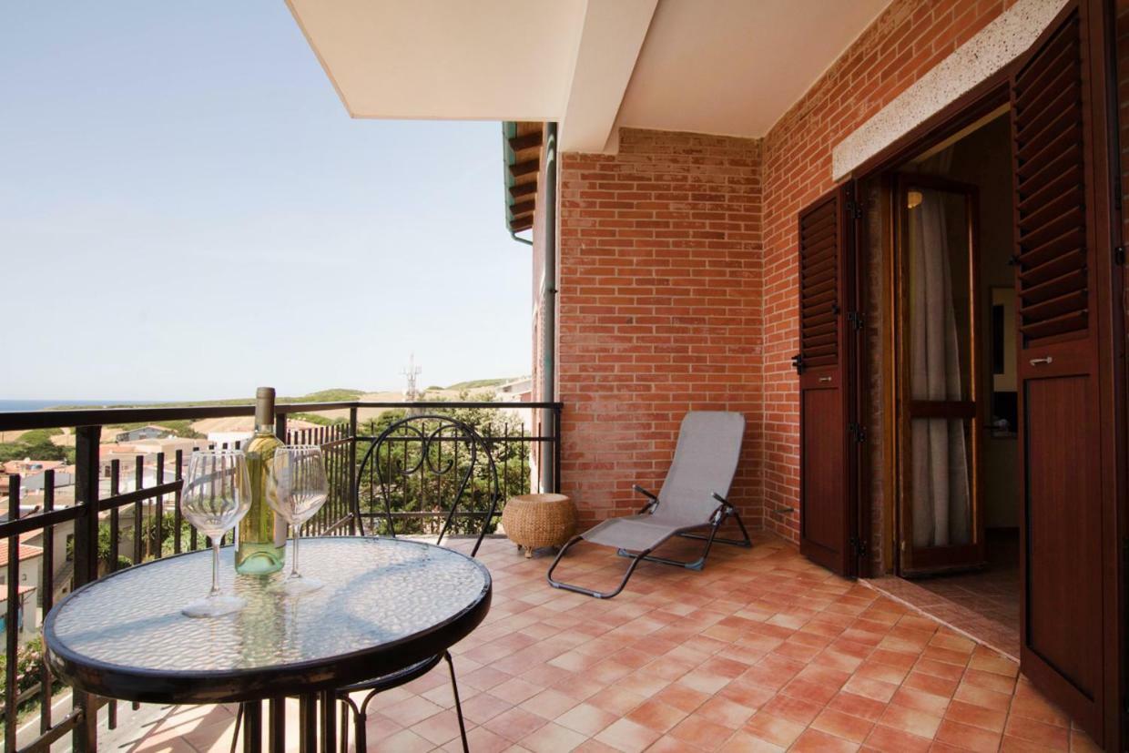Mare Lughente Bed & Breakfast ซาร์คิตตู กูเญรี ภายนอก รูปภาพ