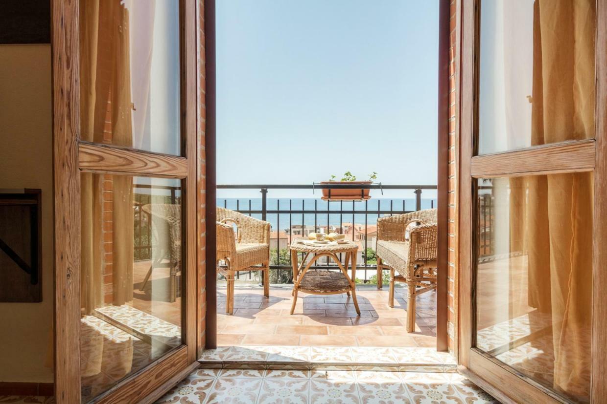 Mare Lughente Bed & Breakfast ซาร์คิตตู กูเญรี ภายนอก รูปภาพ