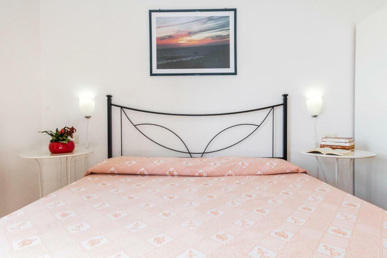 Mare Lughente Bed & Breakfast ซาร์คิตตู กูเญรี ภายนอก รูปภาพ