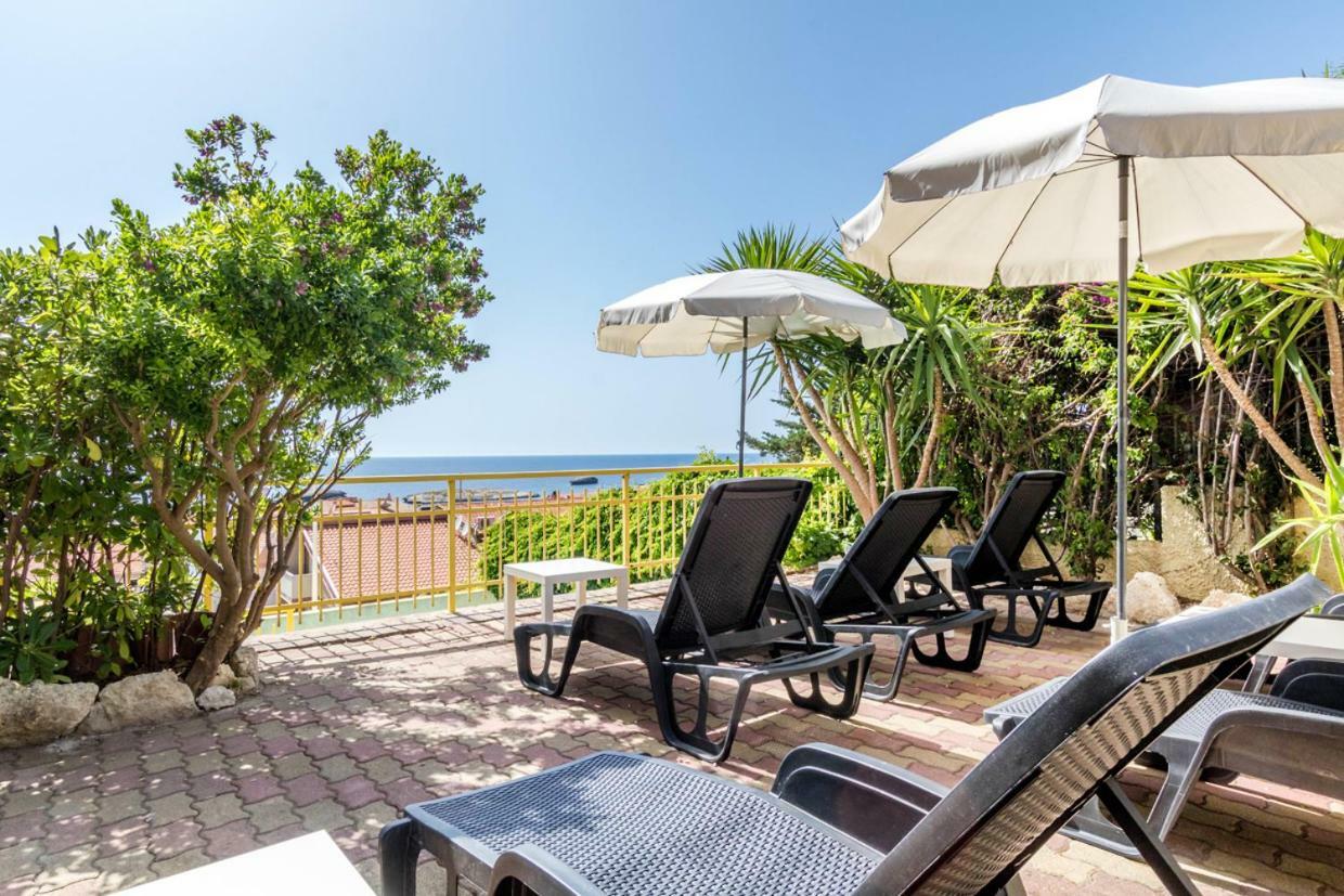 Mare Lughente Bed & Breakfast ซาร์คิตตู กูเญรี ภายนอก รูปภาพ
