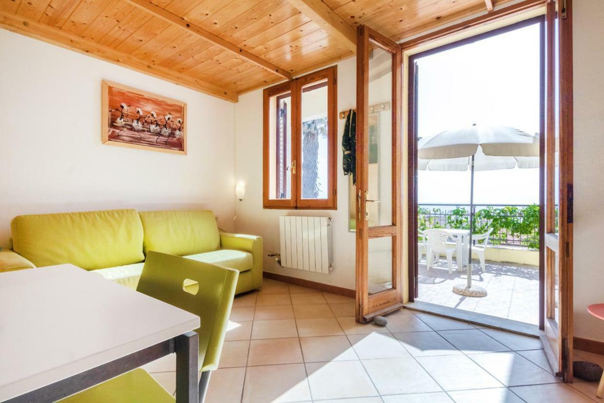 Mare Lughente Bed & Breakfast ซาร์คิตตู กูเญรี ภายนอก รูปภาพ