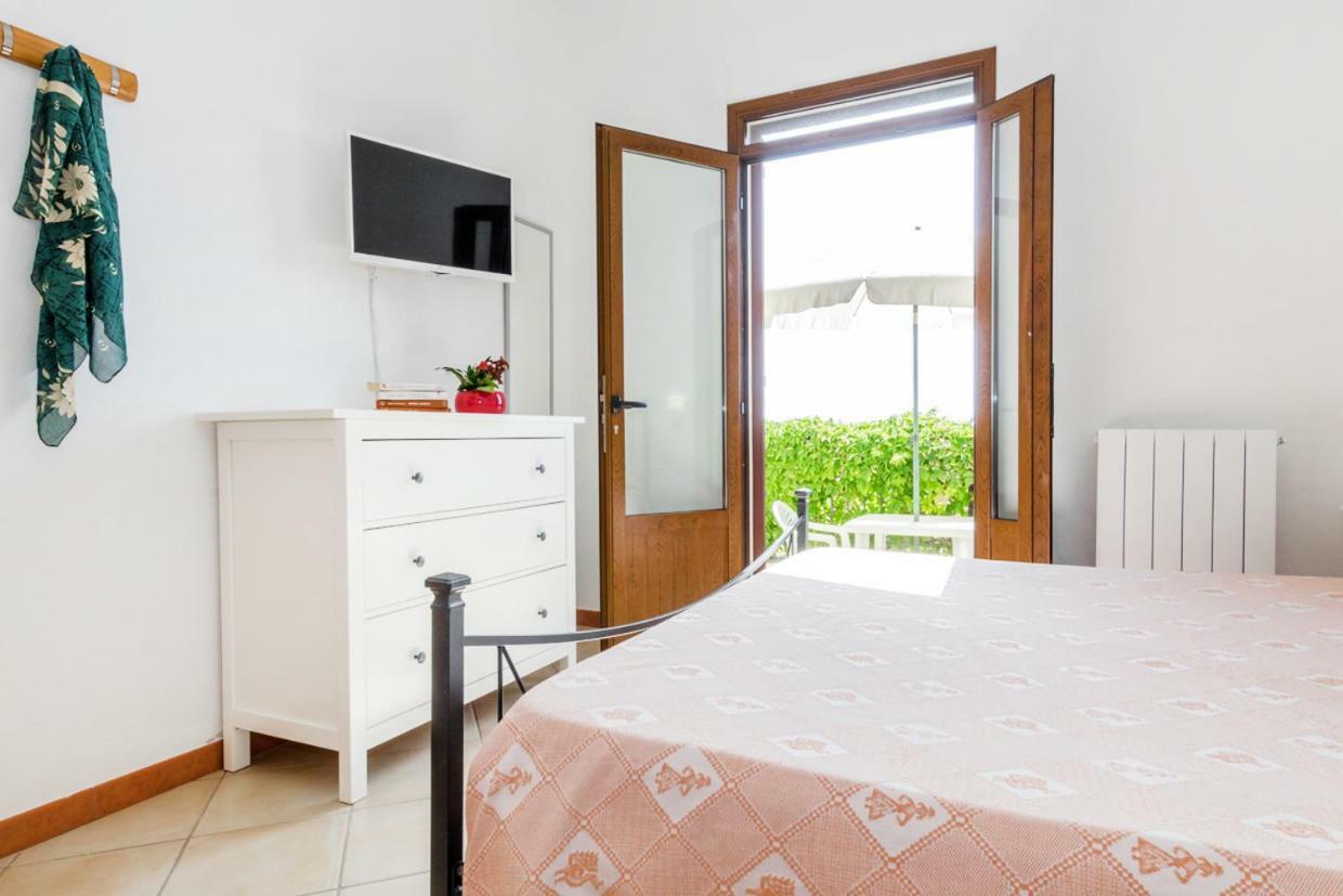 Mare Lughente Bed & Breakfast ซาร์คิตตู กูเญรี ภายนอก รูปภาพ