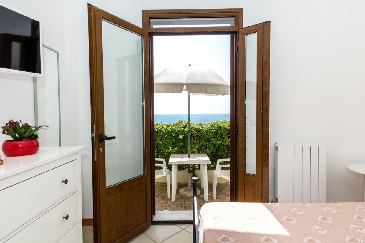 Mare Lughente Bed & Breakfast ซาร์คิตตู กูเญรี ภายนอก รูปภาพ